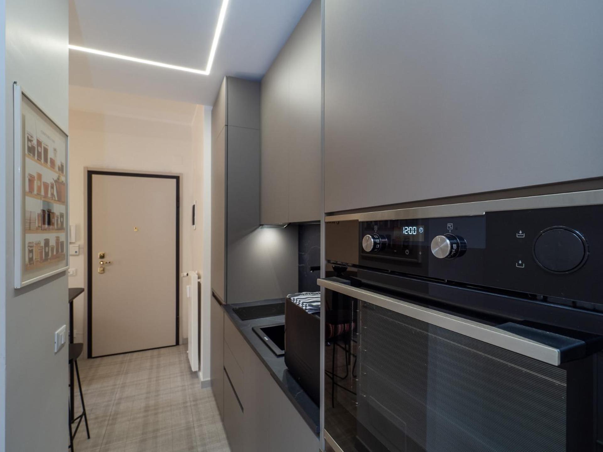 Appartamento Stylish Flat With Balcony - 15 Min To Duomo Milano Esterno foto