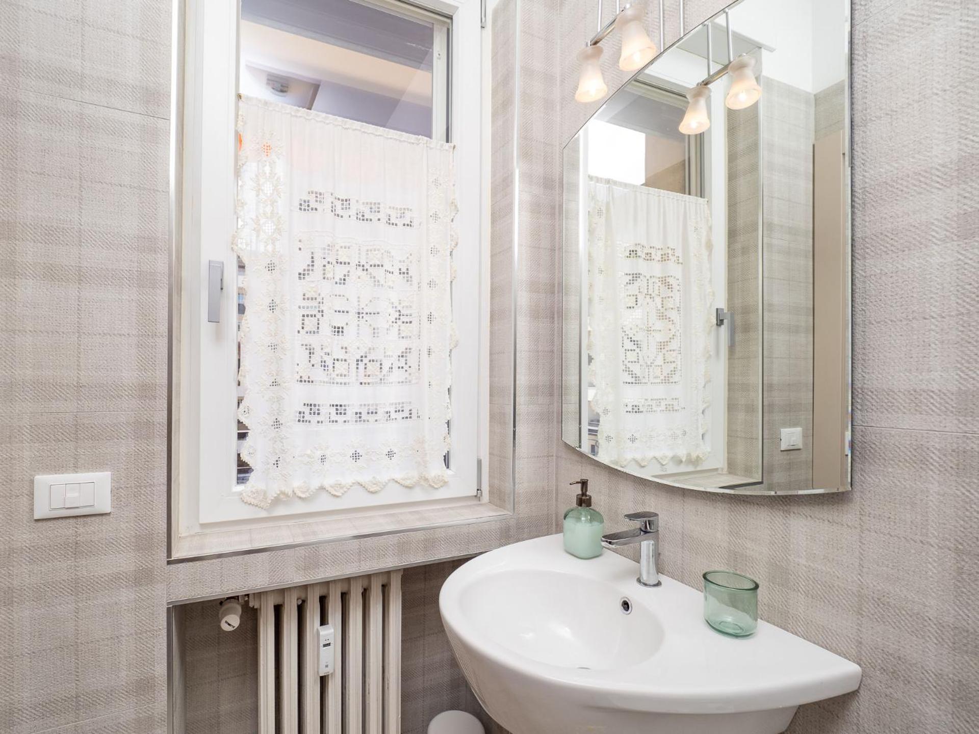 Appartamento Stylish Flat With Balcony - 15 Min To Duomo Milano Esterno foto