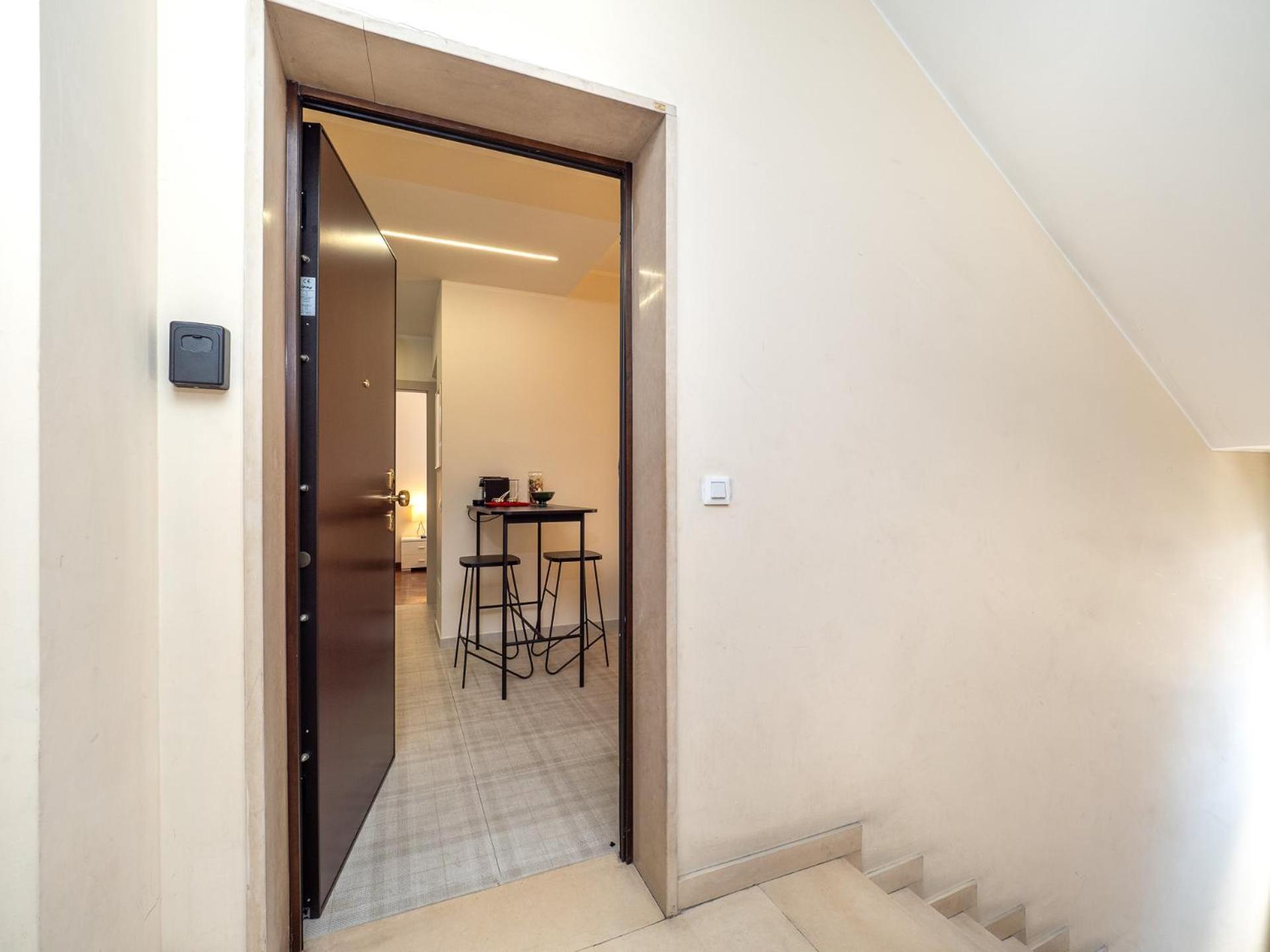 Appartamento Stylish Flat With Balcony - 15 Min To Duomo Milano Esterno foto